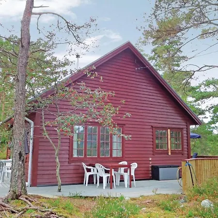 Gorgeous In Varaldsoy With House Sea View