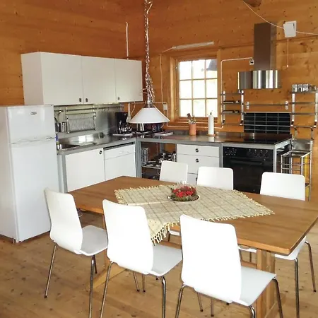 Gorgeous In Varaldsoy With House Sea View * Skjelnes
