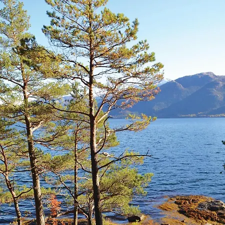 Gorgeous In Varaldsoy With House Sea View * Skjelnes