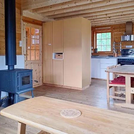 2 Bedroom Gorgeous In Varaldsoy Skjelnes